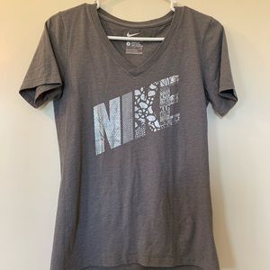 EUC Nike Tee